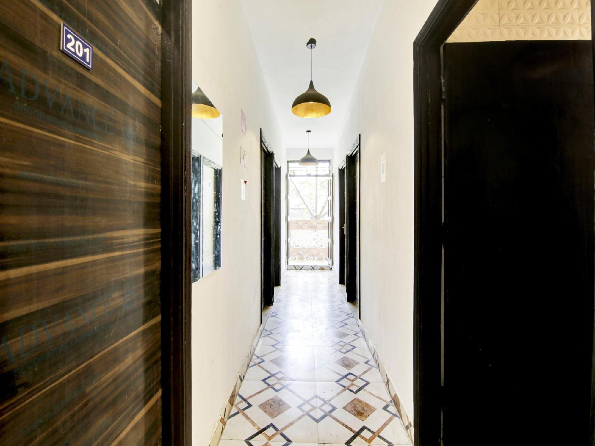 Hotel O Kailash Inn New Delhi Bagian luar foto